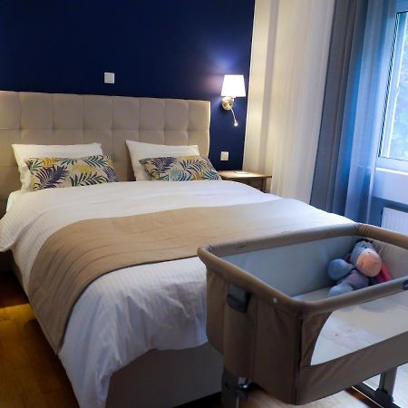 Garden Apartment Next To The Mall -Private Parking Athen Exterior foto