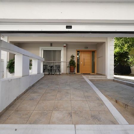 Garden Apartment Next To The Mall -Private Parking Athen Exterior foto