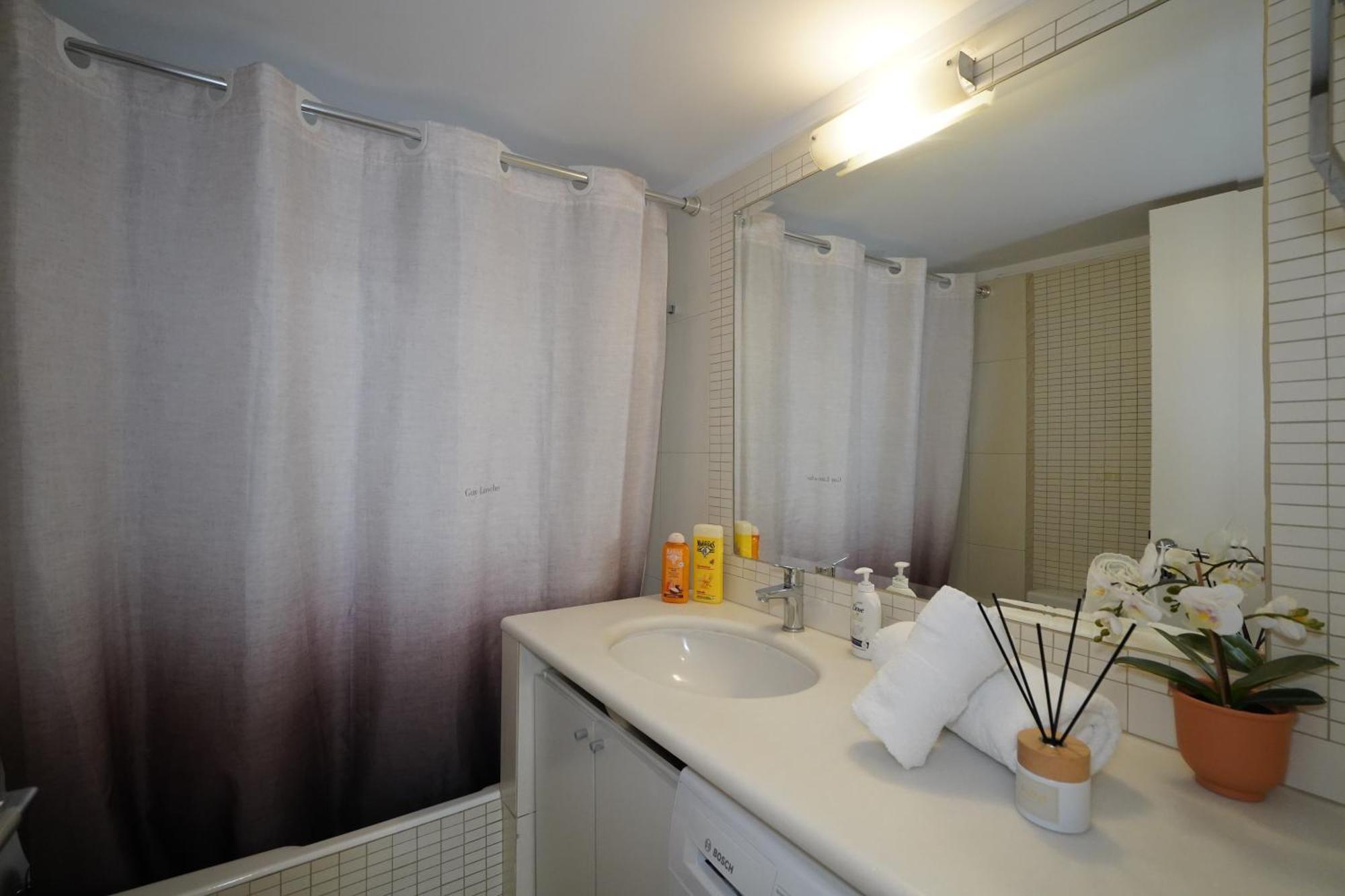 Garden Apartment Next To The Mall -Private Parking Athen Exterior foto
