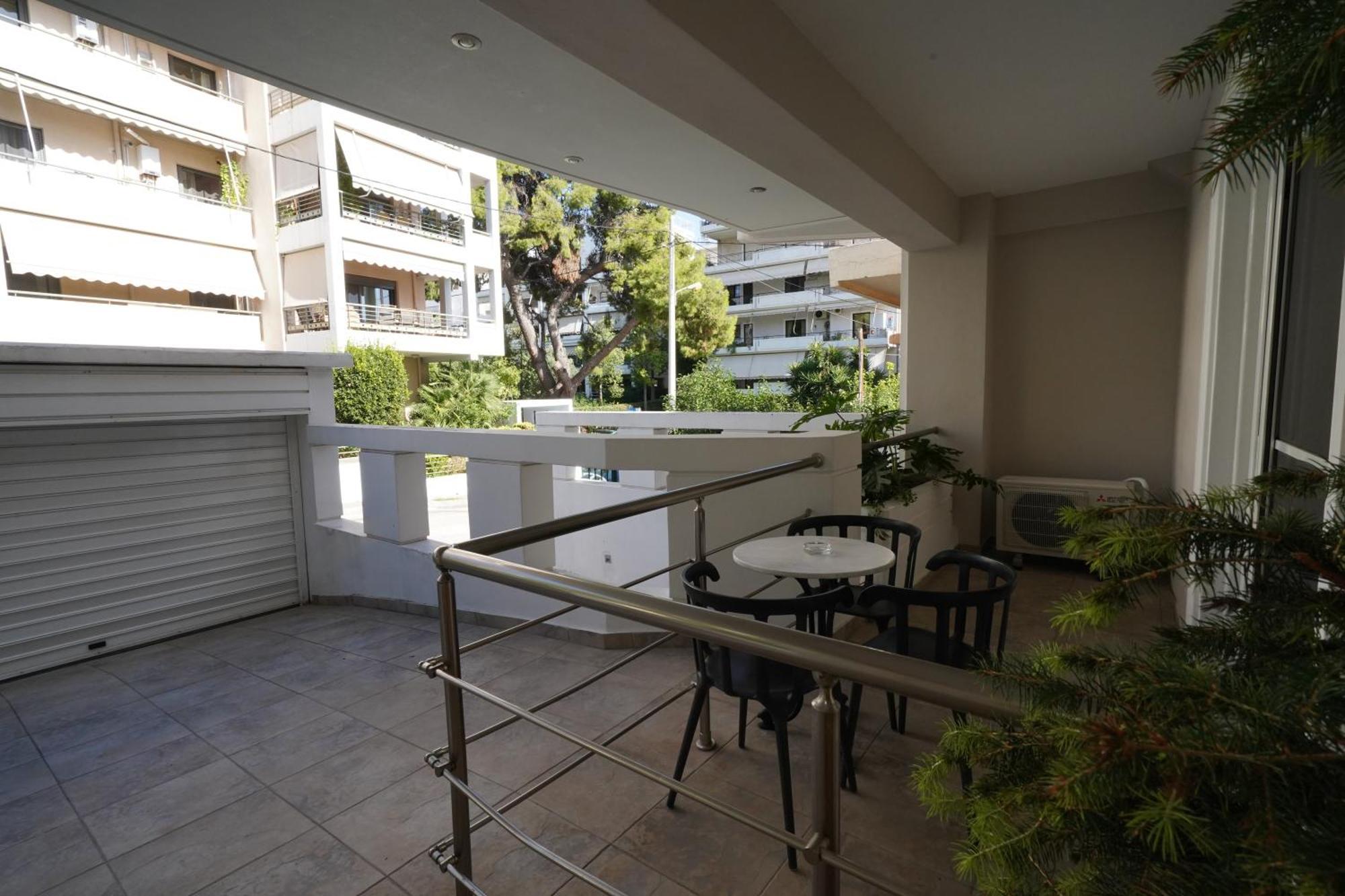 Garden Apartment Next To The Mall -Private Parking Athen Exterior foto