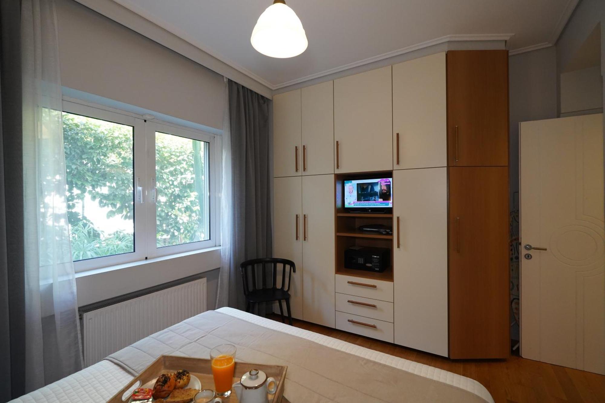 Garden Apartment Next To The Mall -Private Parking Athen Exterior foto